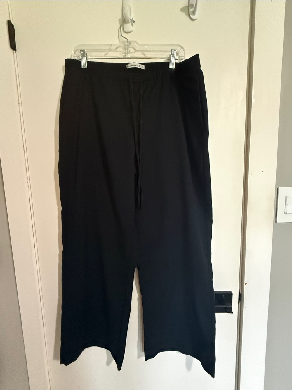 Abercrombie & Fitch Black Women's Wide-Leg Drawstring Trousers
